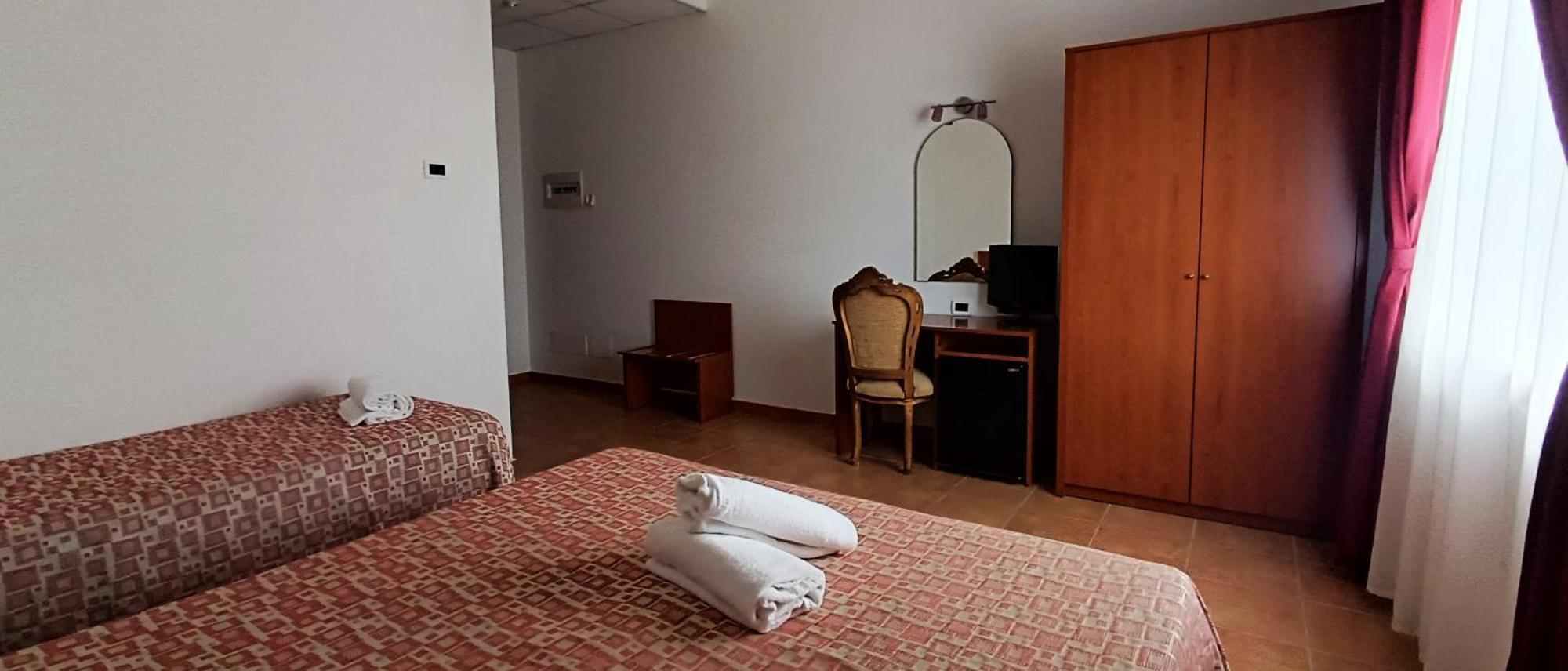 Desusino Residence&Hotel Butera Habitación foto